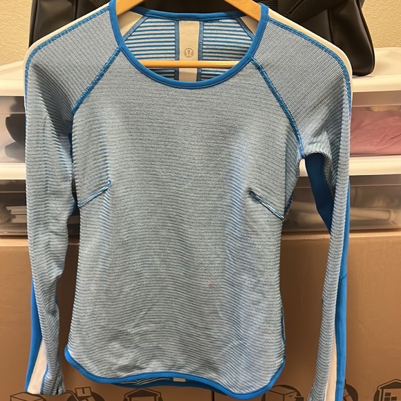 Lululemon long sleeve top - Picture 5 of 8